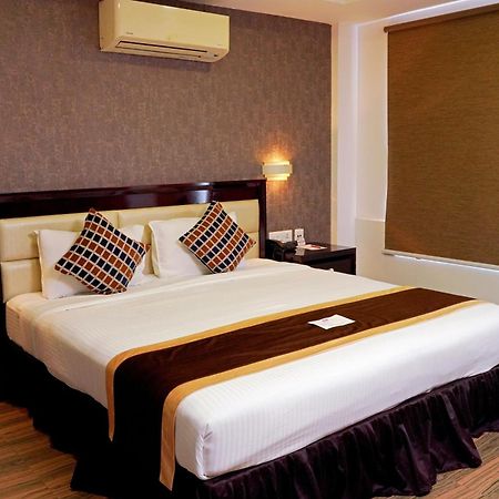Kga Elite Continental Hotel Tiruvalla Exteriér fotografie