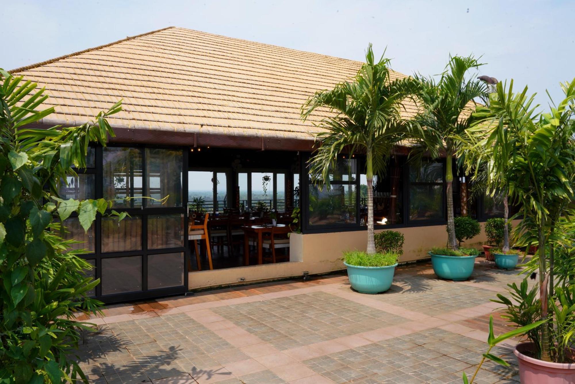 Kga Elite Continental Hotel Tiruvalla Exteriér fotografie