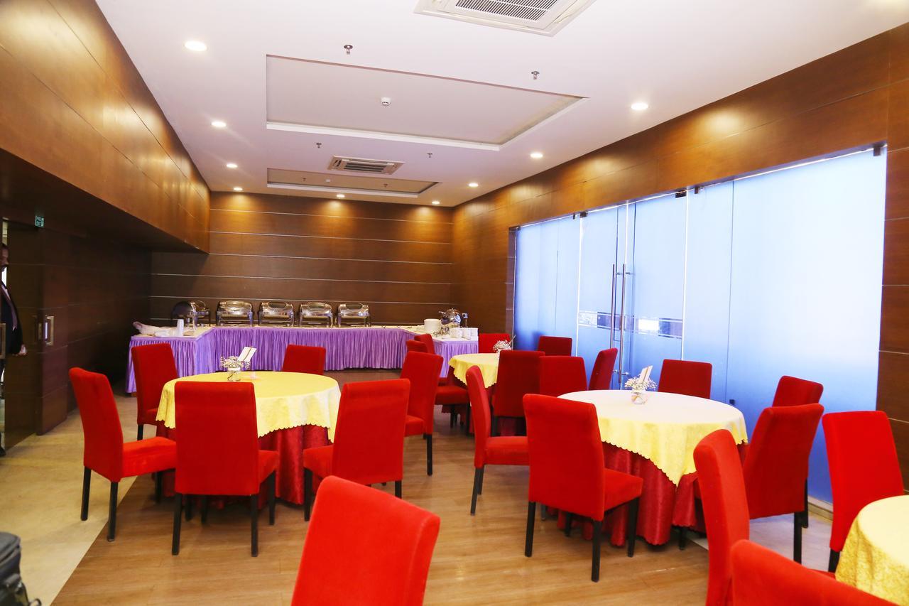 Kga Elite Continental Hotel Tiruvalla Exteriér fotografie