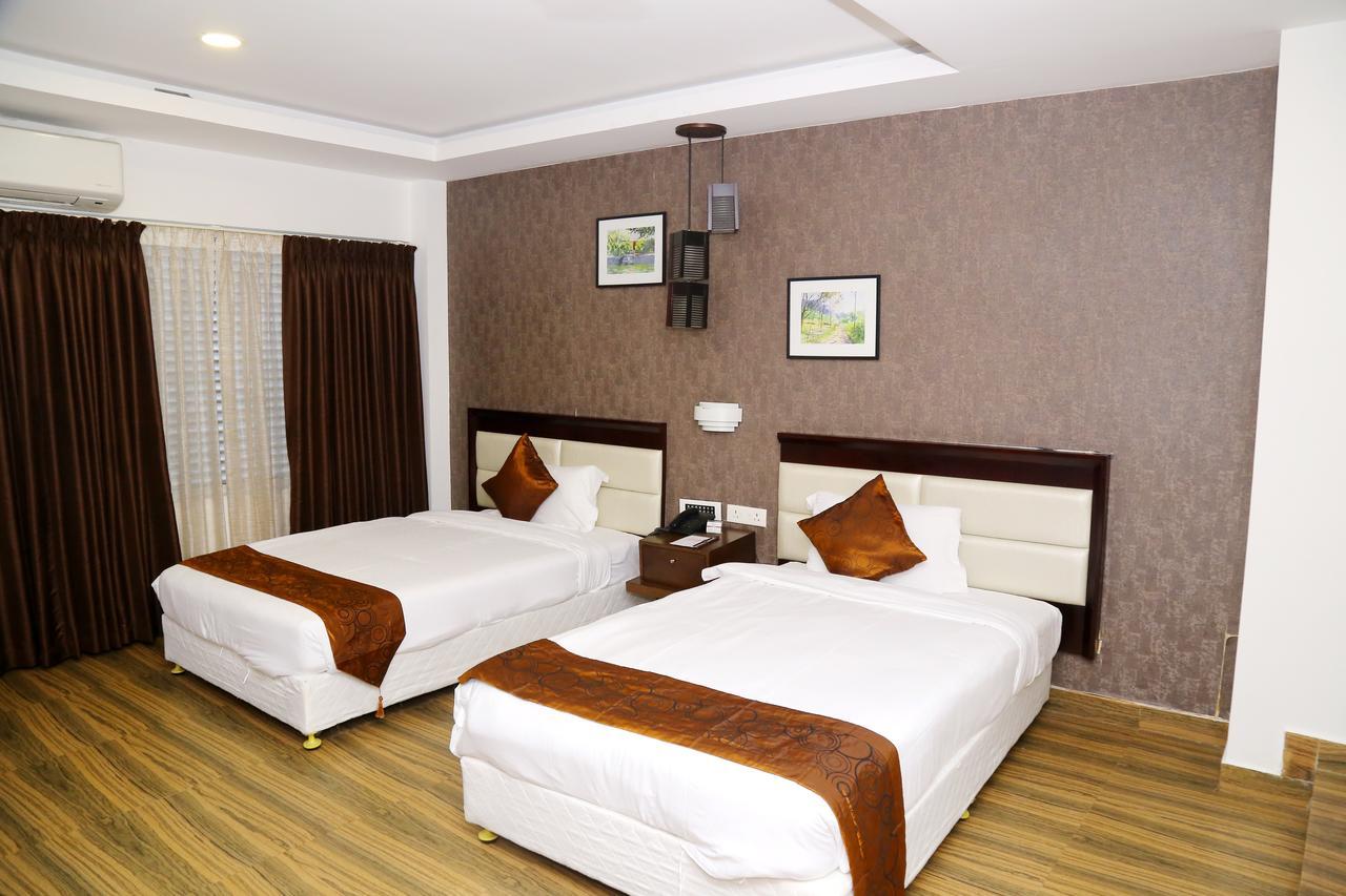 Kga Elite Continental Hotel Tiruvalla Exteriér fotografie