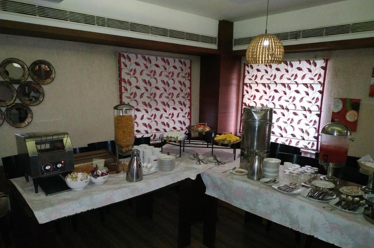 Kga Elite Continental Hotel Tiruvalla Exteriér fotografie