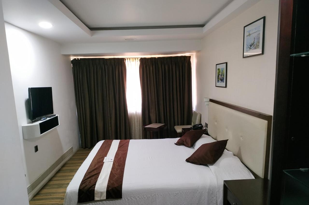 Kga Elite Continental Hotel Tiruvalla Exteriér fotografie