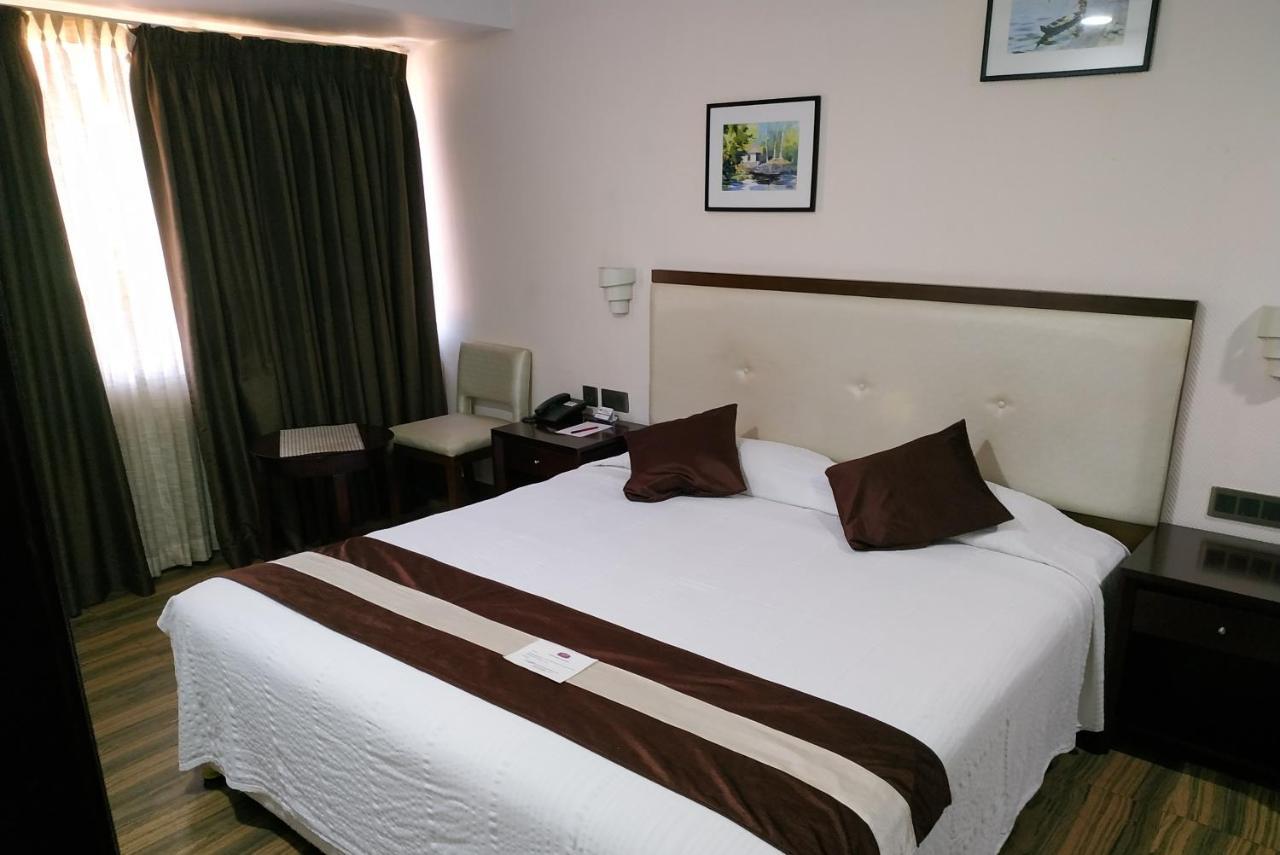 Kga Elite Continental Hotel Tiruvalla Exteriér fotografie